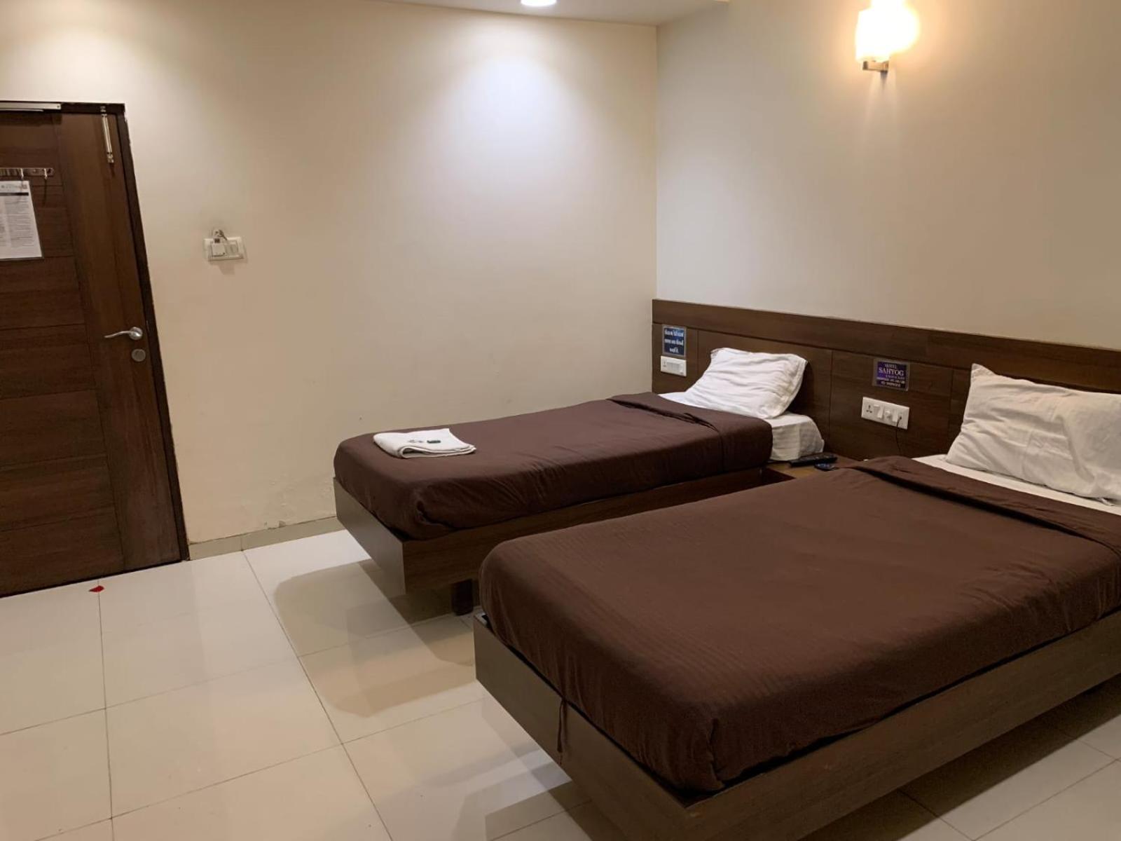 Hotel Sahyog Padra  Exterior photo