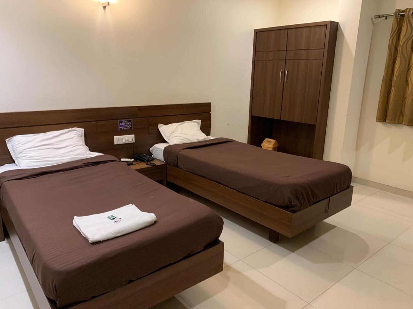 Hotel Sahyog Padra  Exterior photo